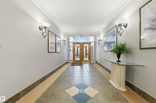 201 9640 105 Street, Edmonton, AB - Indoor Photo Showing Other Room
