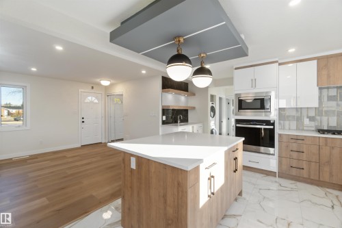 5907 137 Avenue, Edmonton, AB - Indoor Photo Showing Kitchen With Upgraded Kitchen