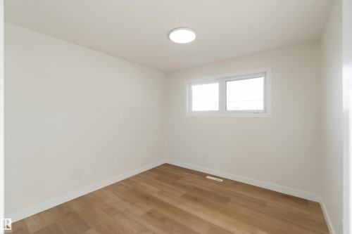 5907 137 Avenue, Edmonton, AB - Indoor Photo Showing Other Room