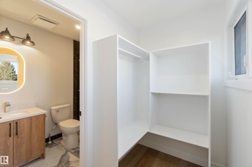 5907 137 Avenue, Edmonton, AB - Indoor Photo Showing Bathroom