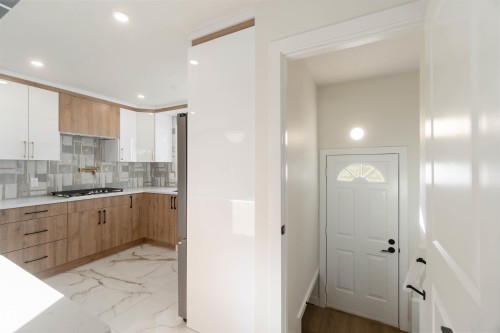 5907 137 Avenue, Edmonton, AB - Indoor