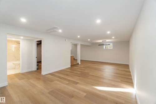 5907 137 Avenue, Edmonton, AB - Indoor