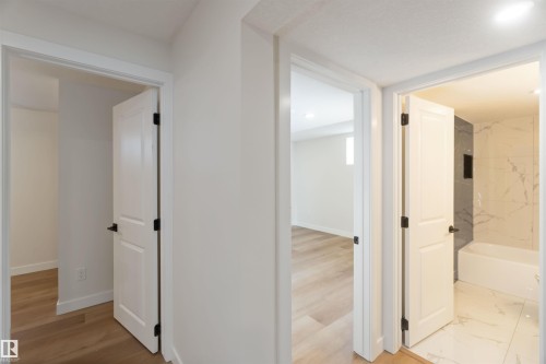 5907 137 Avenue, Edmonton, AB - Indoor Photo Showing Other Room