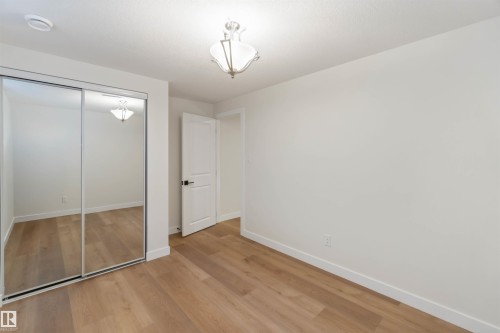 5907 137 Avenue, Edmonton, AB - Indoor Photo Showing Other Room