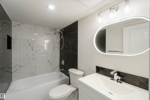 5907 137 Avenue, Edmonton, AB - Indoor Photo Showing Bathroom