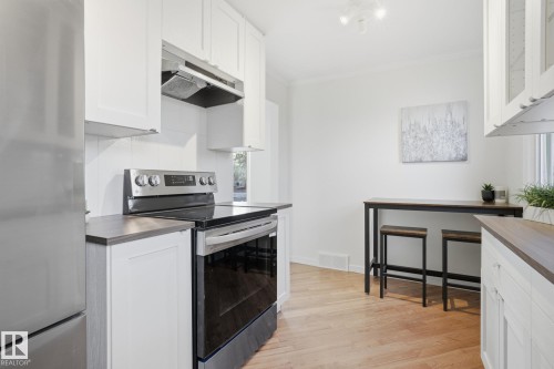 9734 71 Avenue, Edmonton, AB - Indoor Photo Showing Kitchen