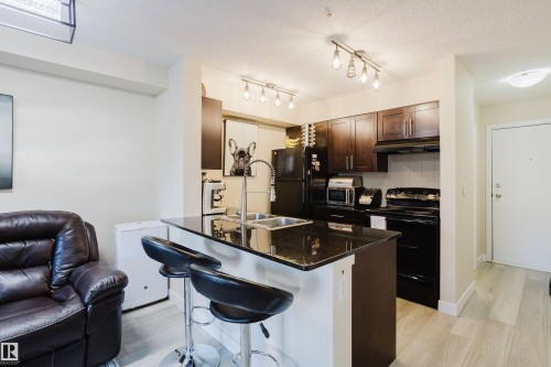 109 530 Watt Boulevard, Edmonton, AB - Indoor Photo Showing Kitchen With Double Sink