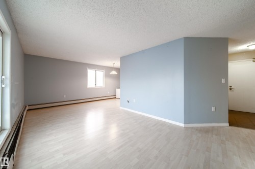 105 6310 101 Avenue, Edmonton, AB - Indoor Photo Showing Other Room