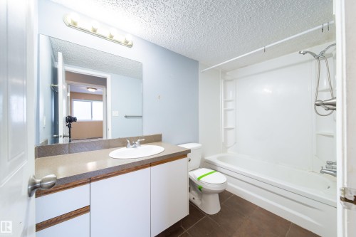 105 6310 101 Avenue, Edmonton, AB - Indoor Photo Showing Bathroom