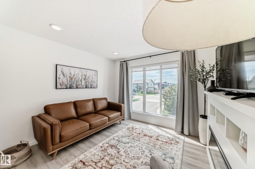 75 1203 163 Street, Edmonton, AB - Indoor Photo Showing Living Room