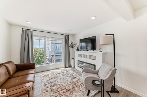 75 1203 163 Street, Edmonton, AB - Indoor Photo Showing Living Room