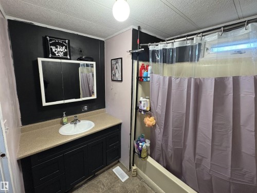 51 12604 153 Avenue, Edmonton, AB - Indoor Photo Showing Bathroom