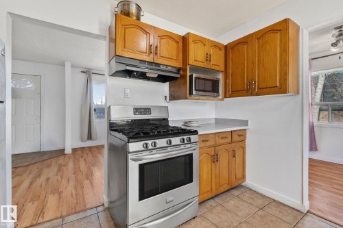 11055 157 Street Nw, Edmonton, AB - Indoor Photo Showing Kitchen
