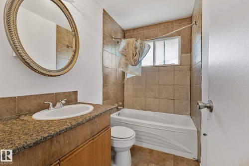 11055 157 Street Nw, Edmonton, AB - Indoor Photo Showing Bathroom