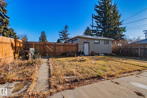 11055 157 Street Nw, Edmonton, AB - Outdoor