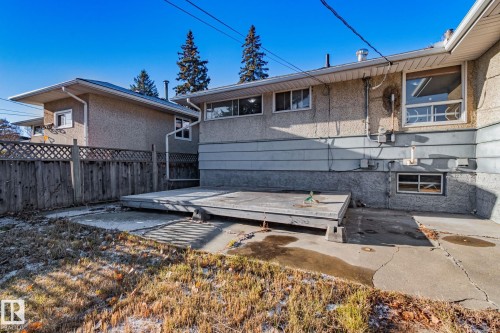 11055 157 Street Nw, Edmonton, AB - Outdoor