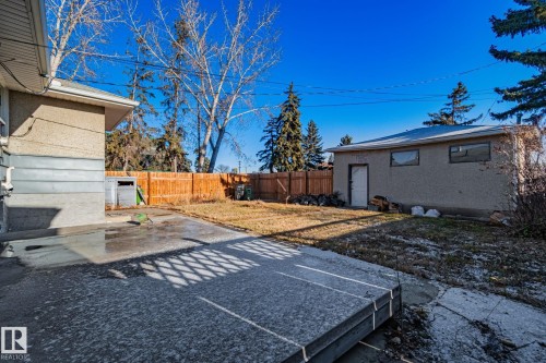 11055 157 Street Nw, Edmonton, AB - Outdoor