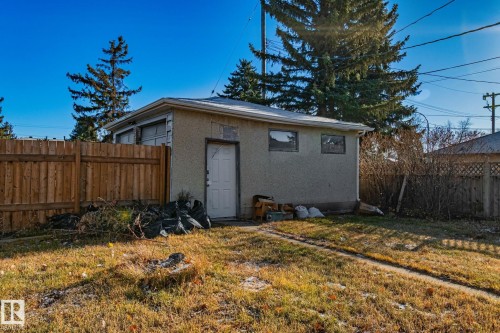 11055 157 Street Nw, Edmonton, AB - Outdoor