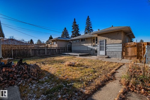 11055 157 Street Nw, Edmonton, AB - Outdoor