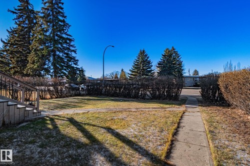 11055 157 Street Nw, Edmonton, AB - Outdoor