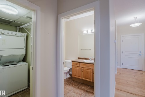 409 160 Magrath Road, Edmonton, AB - Indoor Photo Showing Laundry Room