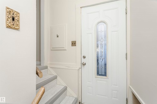 15702 92A Avenue, Edmonton, AB - Indoor Photo Showing Other Room