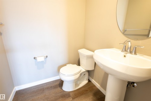 1150 Rosenthal Boulevard, Edmonton, AB - Indoor Photo Showing Bathroom