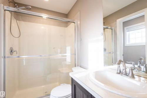 1150 Rosenthal Boulevard, Edmonton, AB - Indoor Photo Showing Bathroom