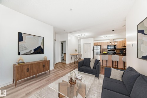517 10235 112 Street, Edmonton, AB - Indoor Photo Showing Living Room