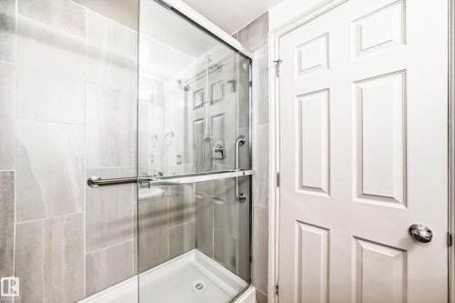 517 10235 112 Street, Edmonton, AB - Indoor Photo Showing Bathroom