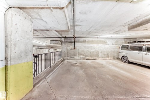 517 10235 112 Street, Edmonton, AB - Indoor Photo Showing Garage