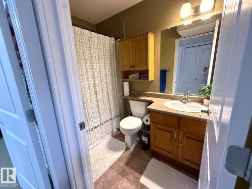 7 13215 153 Avenue, Edmonton, AB - Indoor Photo Showing Bathroom