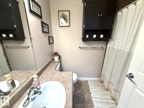 7 13215 153 Avenue, Edmonton, AB - Indoor Photo Showing Bathroom