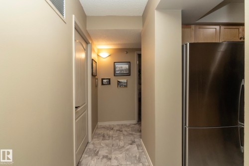 205 10130 114 Street, Edmonton, AB - Indoor