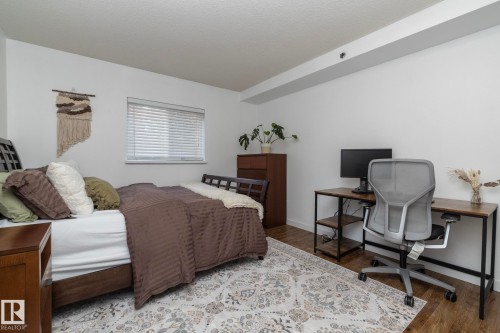 205 10130 114 Street, Edmonton, AB - Indoor Photo Showing Bedroom