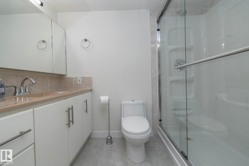 205 10130 114 Street, Edmonton, AB - Indoor Photo Showing Bathroom