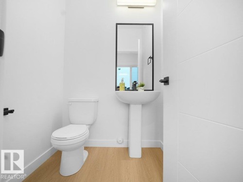 67 18120 28 Avenue, Edmonton, AB - Indoor Photo Showing Bathroom