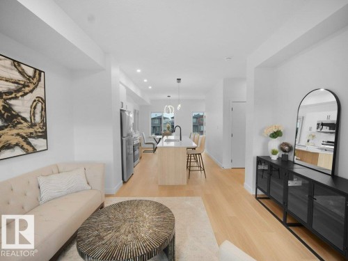 67 18120 28 Avenue, Edmonton, AB - Indoor Photo Showing Living Room