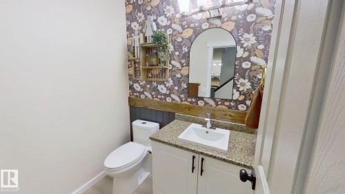 4118 29 Street, Edmonton, AB - Indoor Photo Showing Bathroom