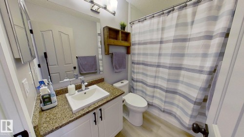 4118 29 Street, Edmonton, AB - Indoor Photo Showing Bathroom