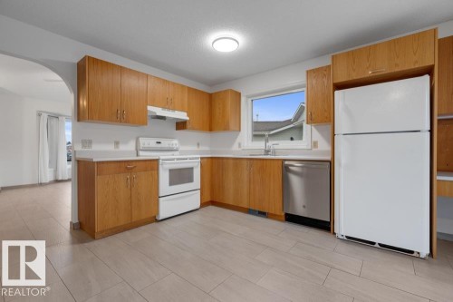 7344 190A Street, Edmonton, AB - Indoor Photo Showing Kitchen