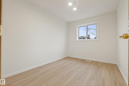 11151 26 Avenue, Edmonton, AB - Indoor Photo Showing Other Room