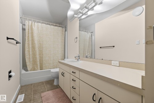 11151 26 Avenue, Edmonton, AB - Indoor Photo Showing Bathroom