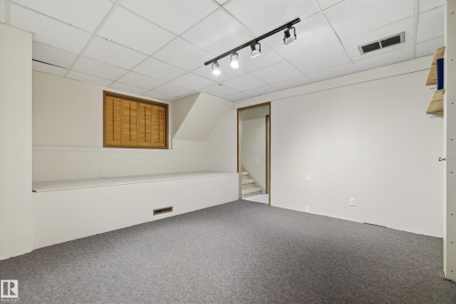 11151 26 Avenue, Edmonton, AB - Indoor Photo Showing Other Room