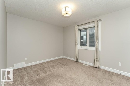 3198 Winspear Crescent Sw, Edmonton, AB - Indoor Photo Showing Other Room