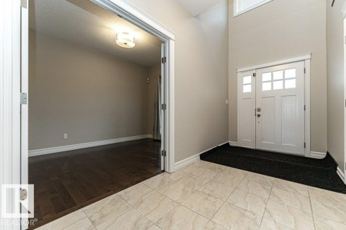 3198 Winspear Crescent Sw, Edmonton, AB - Indoor Photo Showing Other Room