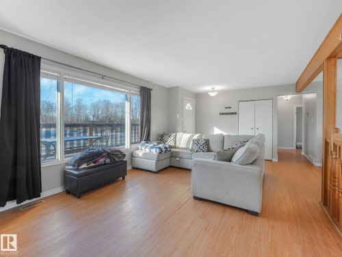 192075 Twp 535, Rural Lamont County, AB - Indoor Photo Showing Living Room