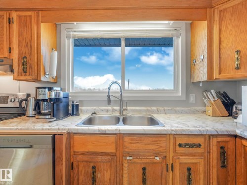 192075 Twp 535, Rural Lamont County, AB - Indoor Photo Showing Kitchen With Double Sink