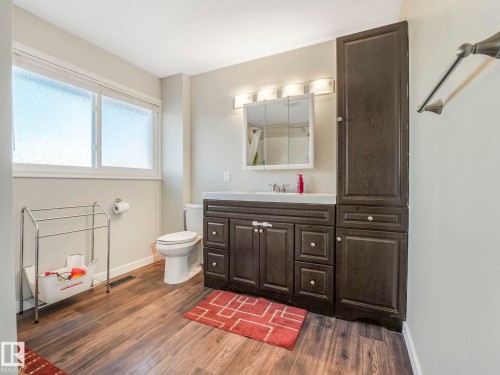 192075 Twp 535, Rural Lamont County, AB - Indoor Photo Showing Bathroom