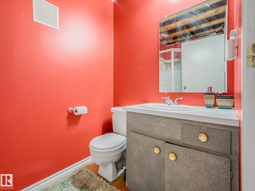 192075 Twp 535, Rural Lamont County, AB - Indoor Photo Showing Bathroom